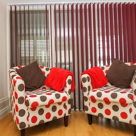 Kemp Town House - Parking - By Brighton Holiday Lets エクステリア 写真