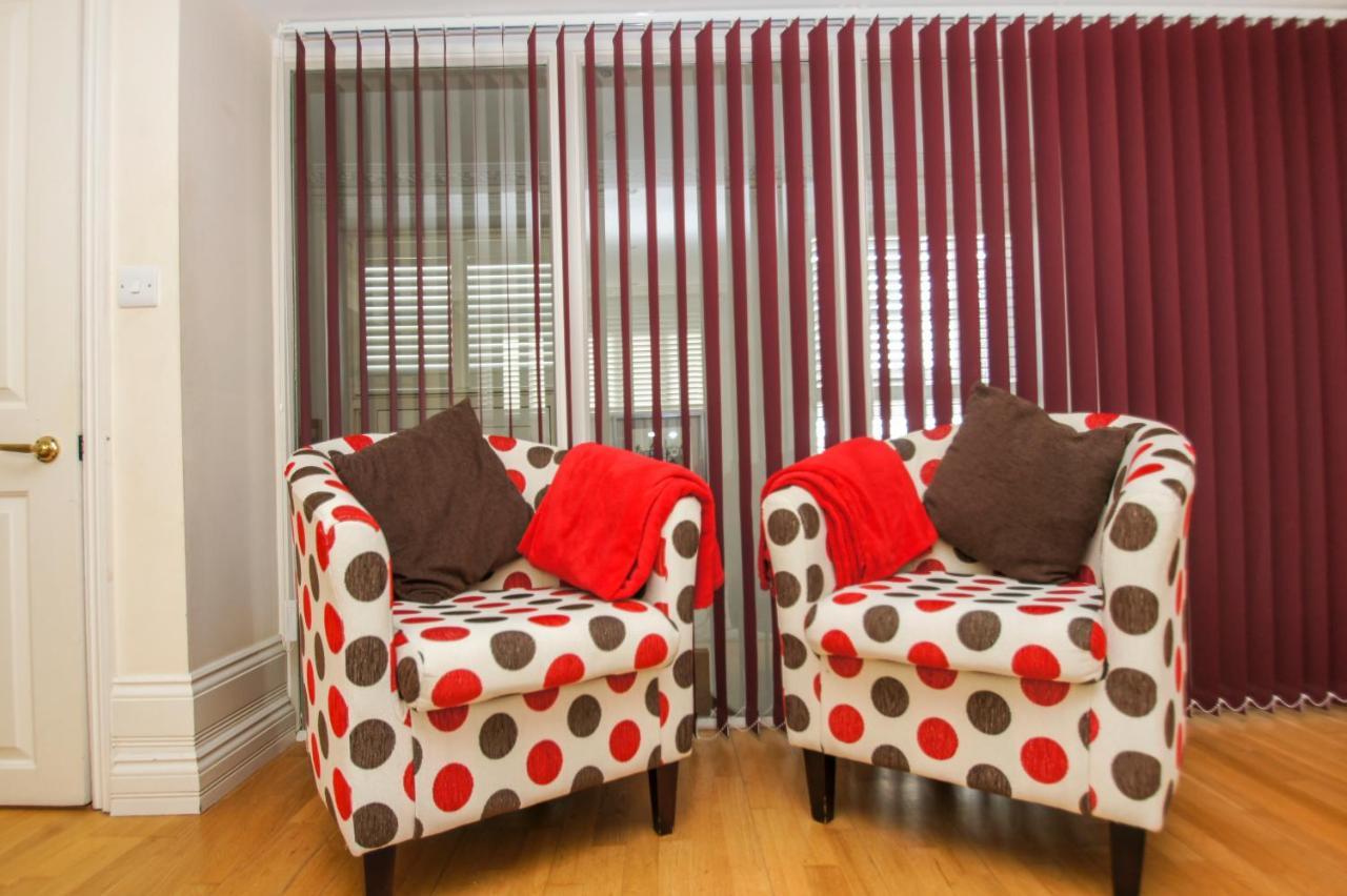 Kemp Town House - Parking - By Brighton Holiday Lets エクステリア 写真