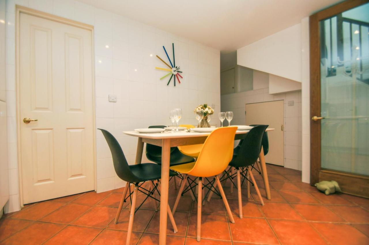 Kemp Town House - Parking - By Brighton Holiday Lets エクステリア 写真