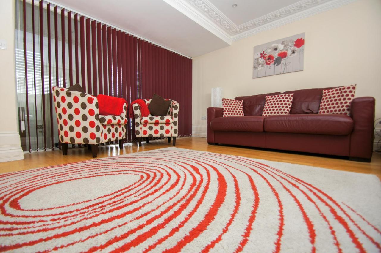 Kemp Town House - Parking - By Brighton Holiday Lets エクステリア 写真