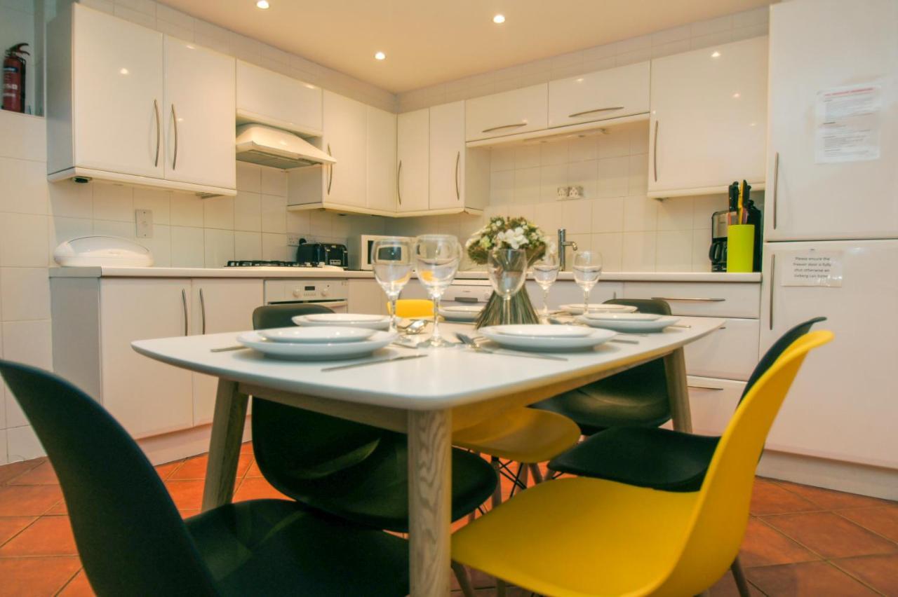 Kemp Town House - Parking - By Brighton Holiday Lets エクステリア 写真